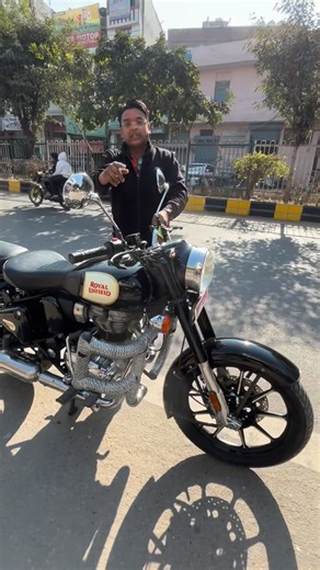 Mitish Aggarwal on Instagram: "UNUSED Royal Enfield Classic 350 - 2020 Down Payment Just ₹-50,000/- Cash Price Demand -1,60,000/- #royalenfield #bullet #classic350 #standard #shotgun #gt650 #jawa #perak #bobber #roadster #yamaha #r15 #mt15 #ninja #zx10r #bajaj #ktm #duke200 #duke390 #honda #cbr1000rr #suzuki #hayabusa #bike #bikelife #biker #bikers #bikersofinstagram"