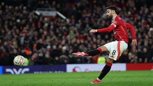 Man Utd star Bruno Fernandes reveals unlikely mentor for his super-effective penalty technique | Goal.com Canada