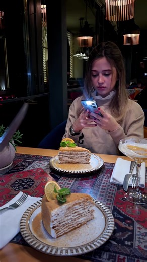 Destroying girlfriend’s food #fyp #food #girlfriend #funny #prank
