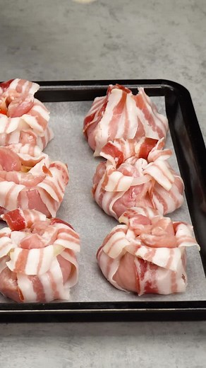 Delicious Pork Chop Recipe with Bacon and Cheese Sauce