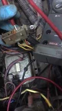 Ford F-250 1985 diesel 6.9 Testing Voltages at the Alternator Voltage regulator