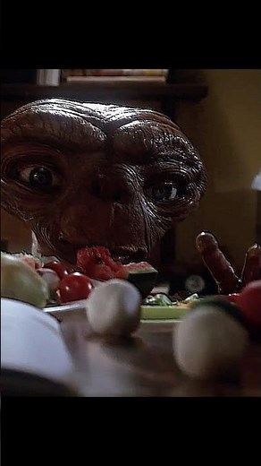 E.T. the Extra-Terrestrial (1982) | E.T. Shows His Powers