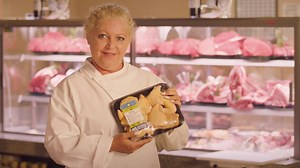 923K views · 564 reactions | Ogni giorno riceviamo domande sulla provenienza dei nostri prodotti. Così abbiamo deciso di dare la parola alla #GenteDiCarrefour ma non solo... abbiamo reso la trasparenza a portata di smartphone. Guarda il video! #ActForFood | Carrefour | Facebook