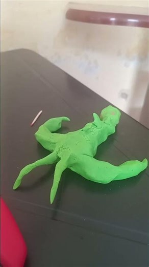 alienígena intergalatico verde VS tarântula de fogo marciana