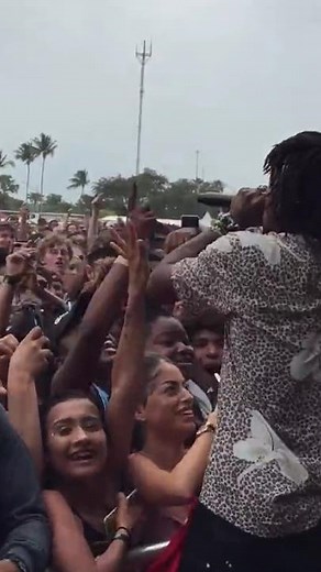 JID gets up close & personal... @RollingLoud 2018