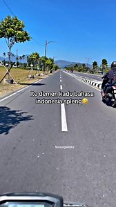 230K views · 3.2K reactions | Ite demen, ia maik idap biwih te mun ngeraos kadu bhs indo speleng kak藍 | Nunung Slanky | Facebook