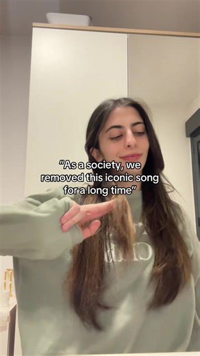 This song its so ICONIC #parati #mountrageous #watchmework #trolls #intro