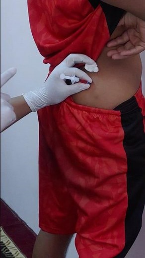 Dr. Azizbek 🩺🏥💉🚑:Buttock Injection 💉 Doctor ne Injection DiyaDoctor ने लगाया नितम्ब में Injection 😲