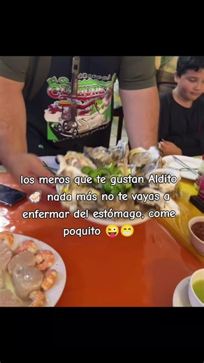 su comida favorita de @Aldo T De Nigris los mariscos , con que no se enfermé el wey #mariscos #aldodenigris #lomecan #teamaldo #ostiones