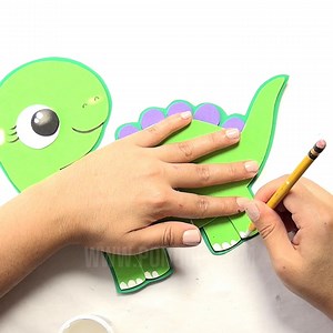 381K views · 3.6K reactions | Dinosaurio bebe decorativo figura facil de realizar a mano | Manualidades con Astrid | Facebook