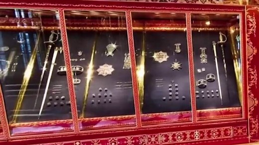 Surveillance video shows thieves during jewelry heist