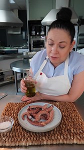 Hoy te voy a enseñar a cocer un pulpo perfecto. #ednaalanis #cocinando #recetafacil #pulpo | Edna Alanis