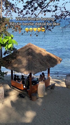 Satu hari full ngisi di luar #since2018 #holiday #island #bestie @Nikitaaaa_AJ-114🐣 @Nikitanaffft✌🏻 @S_Laiya @Aif