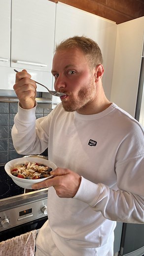 Ever wondered how Valtteri Bottas makes his famous Power Porridge? 🥣 Well, if you have, you’re in luck! Here’s VB’s guide to making it 👨‍🍳 | Mercedes-AMG Petronas F1 Team