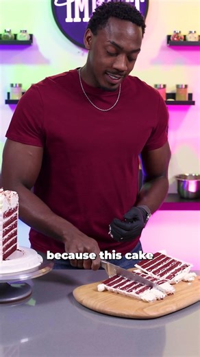 This cuts your cake into perfect pieces every time #cakedecorating #cakehacks