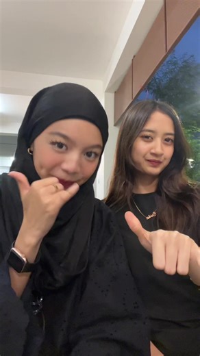 Exploring Cows at Melbourne Zoo