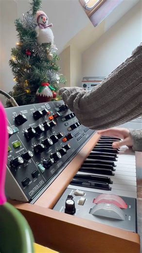 Behringer Poly D + Korg Volca Sample + Tascam Model 16. #moomoocow #electronicmusic #korg #behringer