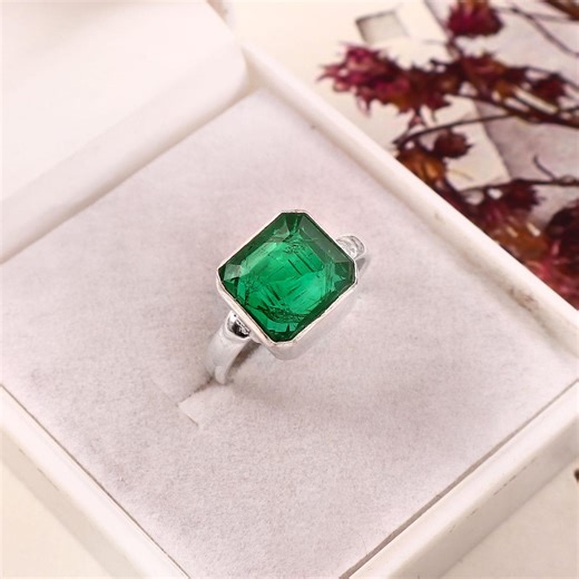 Handcrafted Emerald Ring: 925 Sterling Silver, Vintage Style - Etsy