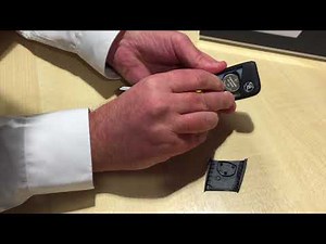 How to replace the battery of the Keyless remote control of the Skoda Kodiaq