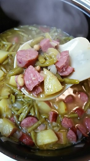 983K views · 8.6K reactions | "I made two trays of these for a church holiday dinner and my oh MY were they popular! Not a single one left and so many members came up to me inquiring about the recipe. Follow it to a tee and they'll be a hit!!!" Recipe in comments ⬇️ | Easy Recipes | Facebook