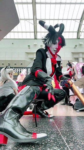 Had a HELLUVA time at megacon over the weekend! #helluva #helluvaboss #helluvabossblitzo #helluvabosscosplay #blitzo #blitzocosplay #loona