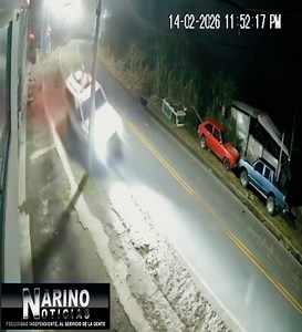 #SiniestroVial #Chachagui | Imágenes del momento exacto donde se registró el siniestro vial de la noche del 14 de febrero, a las 11:45 p.m en el sector de El Chorrillo en el municipio de Chachagui. Aparentemente los ocupantes eran menores de edad, la persona fallecida quien iba como copiloto era estudiante del colegio Javeriano de la capital de Nariño. | Nariño Noticias La Original