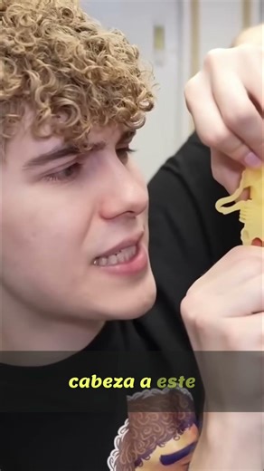 ¡Monster de Poppy Playtime en mi cocina! ¡Encontré el secreto! #shorts