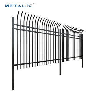 [Hot Item] Harga Murah Pipa Galvanis Pagar Logam Las Titik Tombak Pagar Halaman Belakang Pagar Kolam yang Dapat Dilepas Pagar Besi Tempa