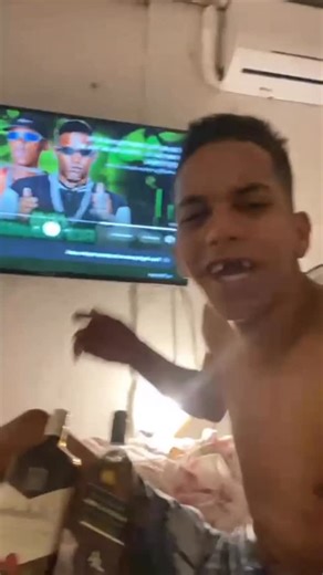 Mais novo 🤠 on Instagram: "Hoje tutu só quer as que bota Gaia 🤣🤣🤣🤣 #reels #explore #istagram #reel #explorer"