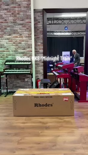 Unboxing the Custom Rhodes MK8 Midnight Train Edition