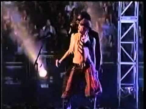 Bounty Killer & No Doubt Performs Hey Baby At Super Bowl 2002