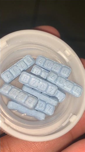 Xanax for Anxiety & Panic Attacks: How It Works, Dosage, Side Effects & Dangers