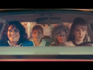 Belinda junto a Diana,Regina y Mariana cantando en la serie de Mentiras De que Te Vale Fingir