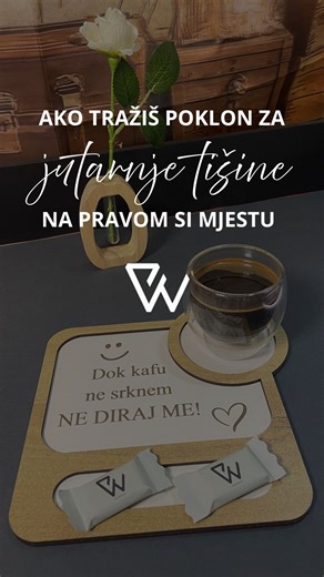 Grawood | lasersko rezanje | graviranje | sublimacija on Instagram: "ZA ONE KOJI JUTRO NE POČINJU BEZ KAFE ☕️ Svi mi imamo nekoga kome je prva kafa sveta. Označi svoju osobu i nasmij je danas! 😄💛"