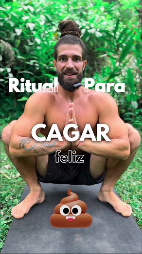 🧘‍♂️💩 Yoga para Cagar Feliz! ✨ Já imaginou usar o yoga para melhorar o funcionamento do seu intestino? Algumas posturas específicas podem estimular a digestão, aliviar o inchaço e até prevenir a constipação de forma natural e eficaz. Olha só: 1️⃣ Uttanasana (Mãos nos Pés) – Flexão para frente que comprime o abdômen e estimula o movimento intestinal. 2️⃣ Malasana (Agachamento Profundo) – Posiciona o corpo de forma ideal para relaxar os músculos pélvicos e facilitar a eliminação. 3️⃣ Pavana Mukt