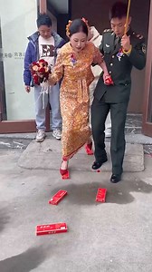 Bride's shoes will not touch the ground | Lilyon