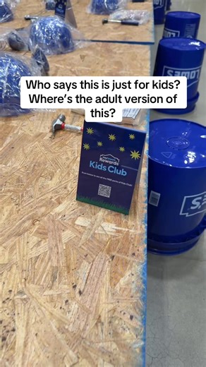 Sign me up! If I could have I would have 😃 @Lowe’s #loweskidsclub #buildabirdhouse #lowesworkshops #lowes #littlebluehousehomestead