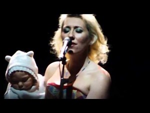 Rufus & Martha Wainwright Poses (Royal Albert Hall 22 Nov 2010)