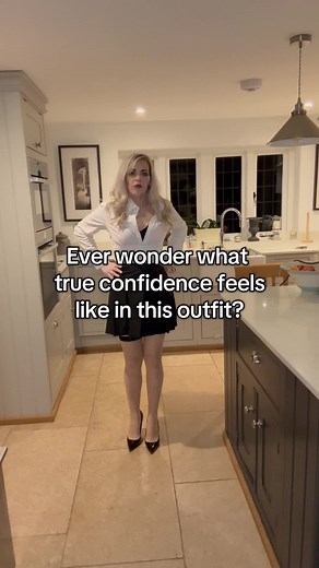 There’s something about the sound of heels on the floor that commands attention. What do you find most alluring about a woman in nylons? Comment! #nylonqueen #confidence #officewear #nylonstockings #highheelslover