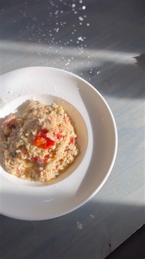 Entering #NationalPizzaWeek hot!🍕 Prima Pizza in Colts Neck, NJ is a slice of Italy! Whether you grab a single pie or a delicious Italian meal for the whole family, Prima uses only the finest ingredients. Visit Prima Pizza this week to celebrate this cheesy holiday in the number one state for pizza! #VisitNJ #PizzaWeek #PrimaPizza #ColtsNeckNJ | Visit New Jersey