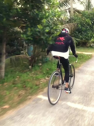 3years ago till now with Windbreaker but since kid with Fixed Gear/Fixie