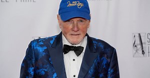 Mike Love and John Stamos pay tribute to Beach Boys’ Brian Wilson