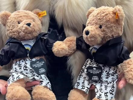 潮人圈著名的pooposuper开来北京啦！ 还带来了Steiff的古董熊展，熊友激动！#PP #Steiff限量联名款泰迪熊发布 #限量制艺术潮牌POOPOSUPER #POOPOSUPER #北京新店,联名泰迪熊- 抖音