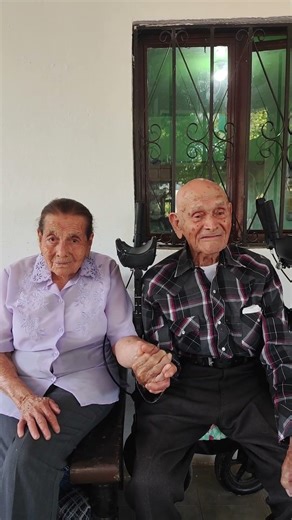 celebrando mis 101 años de vida. Gracias a toda la familia que me acompaño este día tan especial