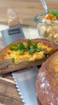Just BAKE your bread toppings right in? 🔥 #bread