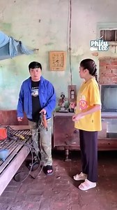 Không biết hát hò gì mà dám xin vào công ty ca nhạc cầm míc cho khách hát là sao đấy hả ! | Phiêu Lee