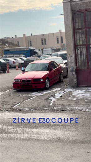 Exploring the BMW E30 Coupe Design and Features