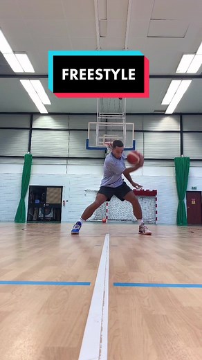 2 emojis pour décrire ce freestyle ? ☄️⬇️ #pourtoi #basket #handles #basketball #freestyle #nba