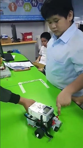 Building our first Lego Mindstorms Robot Program