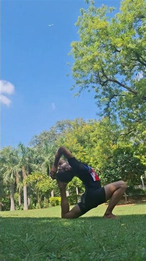 🔥 advance yoga asan for strength & flexibility | raj kapoor tashan music 🧘‍♂️💪 #shorts